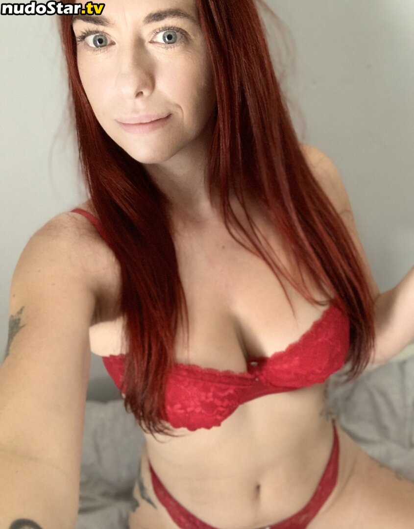 hellomissred Nude OnlyFans Leaked Photo #9