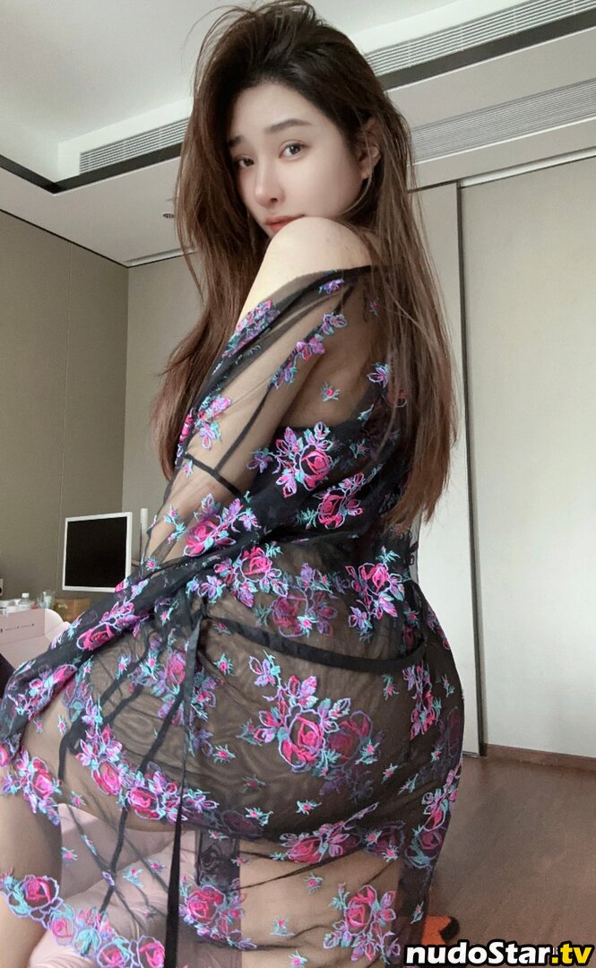 Hitomi Songyuxin / Lindsay78690789 / hitomi_official / songyuxin_hitomi Nude OnlyFans Leaked Photo #207