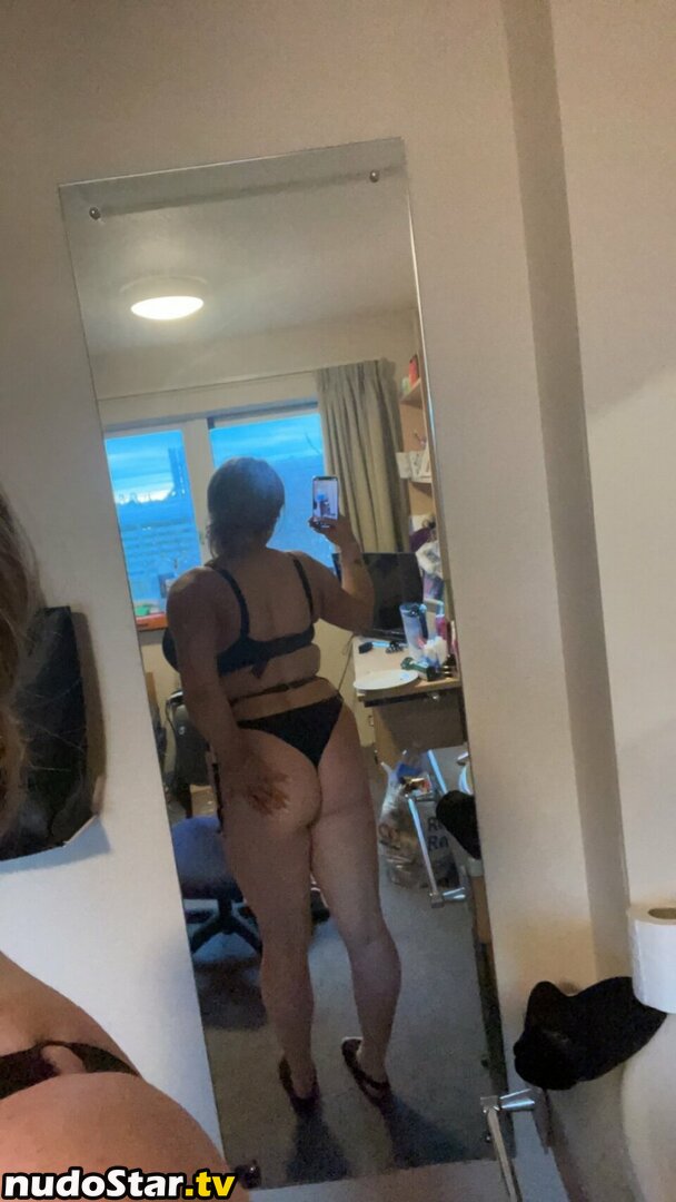 holly.evans18 / hollyevansof / hollyevansx Nude OnlyFans Leaked Photo #4