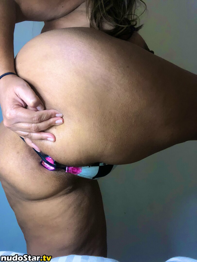 Hotwifemiami37 Nude OnlyFans Leaked Photo #2