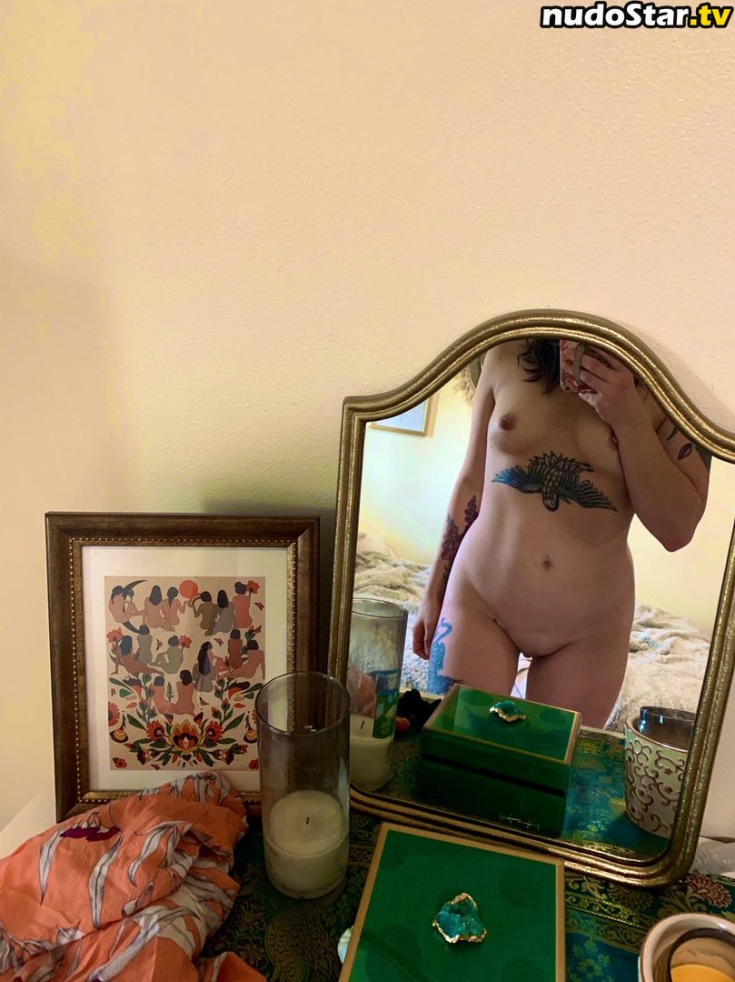 House_Feminist / Sweatpants Cher Nude OnlyFans Leaked Photo #21