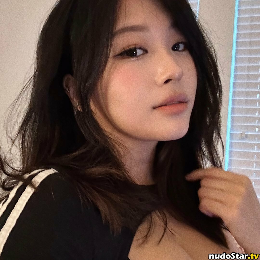 Aikuros / Hyoon Nude OnlyFans Leaked Photo #136