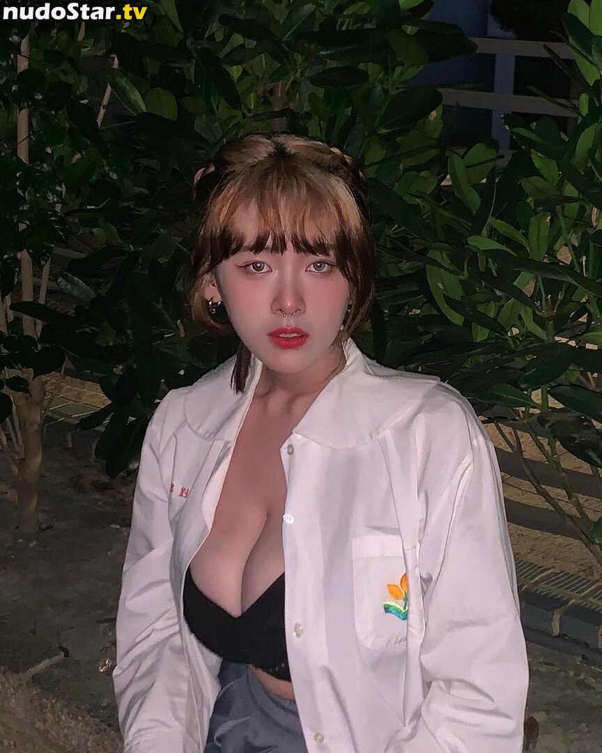 Katherine 劉 萱 / infini_abc Nude OnlyFans Leaked Photo #2