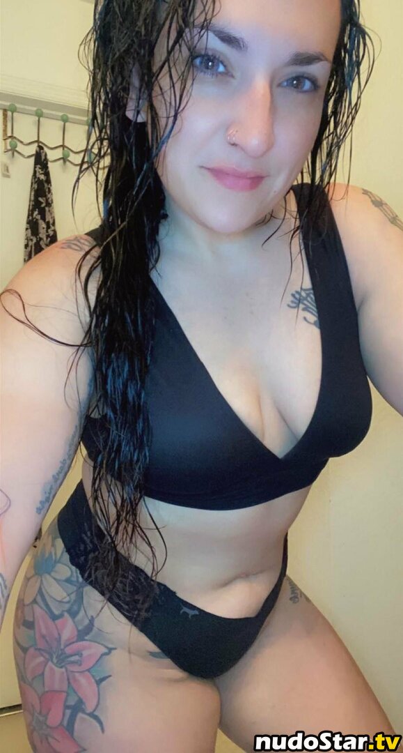 itsmebayley23 / itsmellybaybee Nude OnlyFans Leaked Photo #1