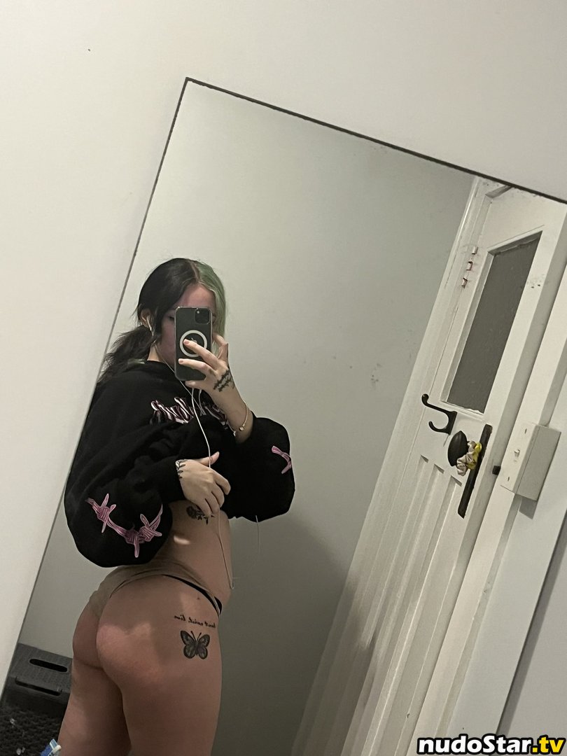 Itsssarapriv / itssarapriv Nude OnlyFans Leaked Photo #3