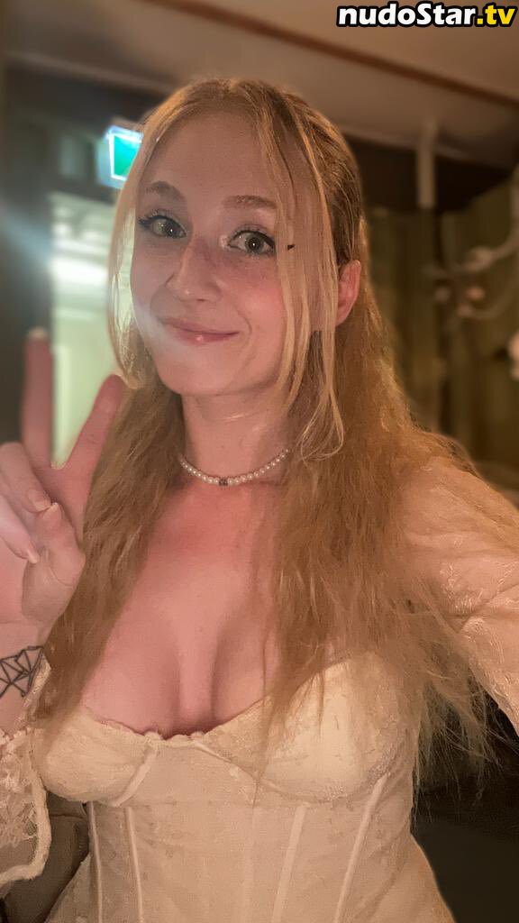 Janet Devlin / janetdevlinofficial Nude OnlyFans Leaked Photo #40