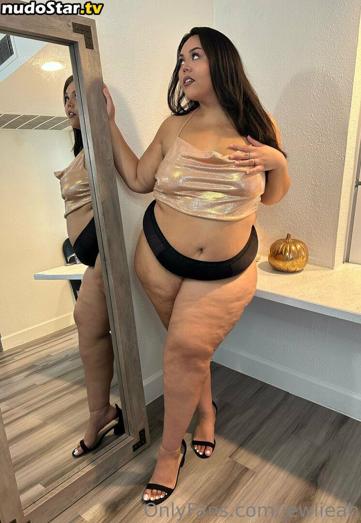 https: / jewlieah / jewlieahofficial Nude OnlyFans Leaked Photo #44