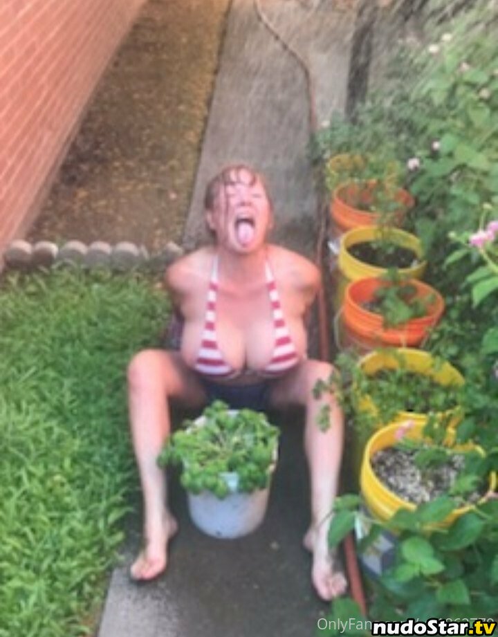 Julie K. Smith / juliek62 / therealjulieksmith Nude OnlyFans Leaked Photo #9