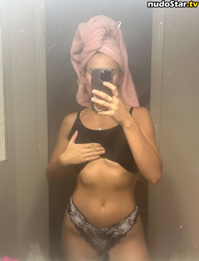 Justine Ouellet / Justineaouellet Nude OnlyFans Leaked Photo #22