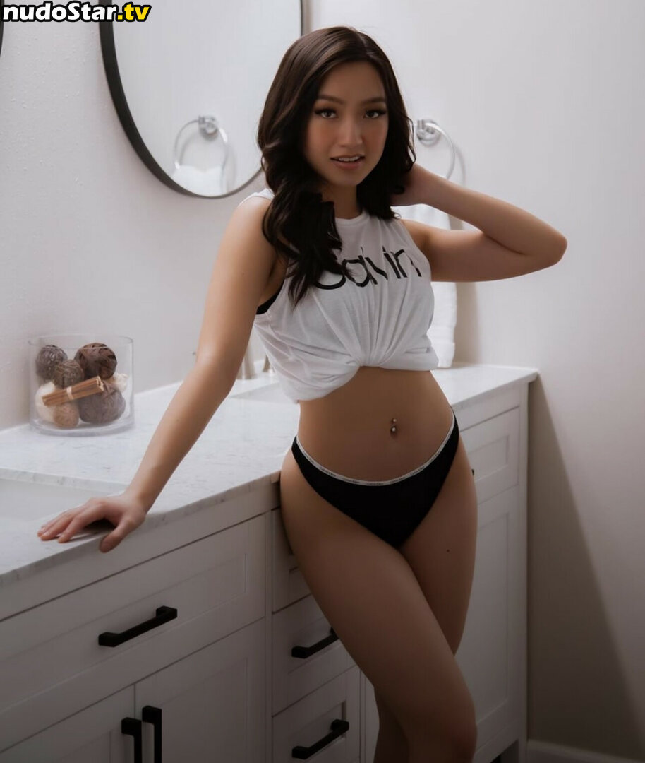 KaoZong Thao / douazong.thao Nude OnlyFans Leaked Photo #15