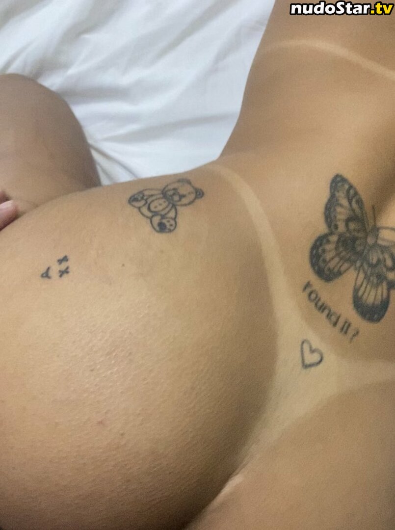 Karina Kemily / pirrachata_0 Nude OnlyFans Leaked Photo #1