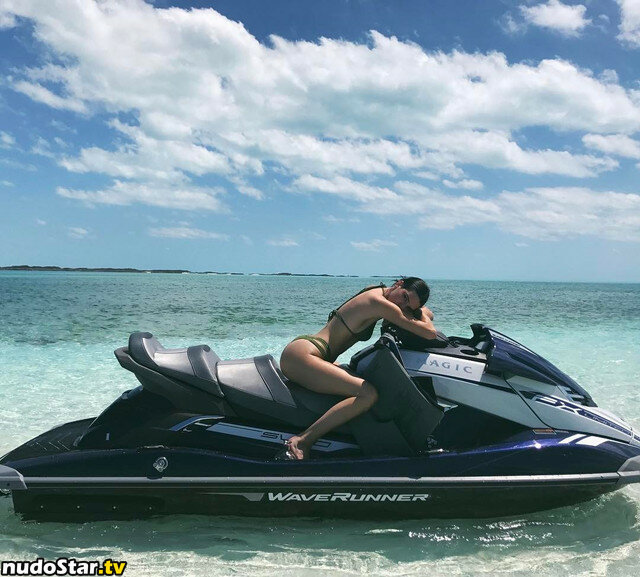 Kendall Jenner / KendallJenner Nude OnlyFans Leaked Photo #475