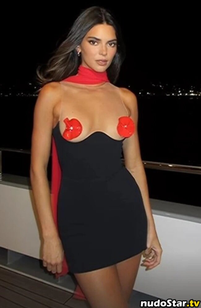 Kendall Jenner / KendallJenner Nude OnlyFans Leaked Photo #493