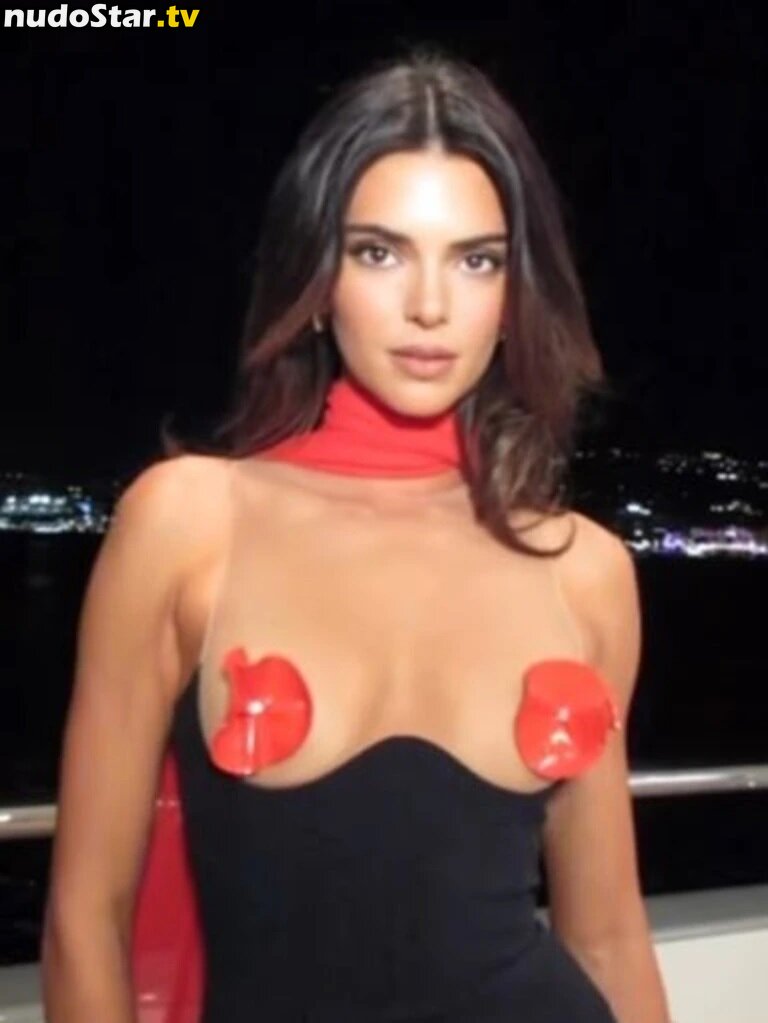 Kendall Jenner / kendalljenner Nude OnlyFans Leaked Photo #494