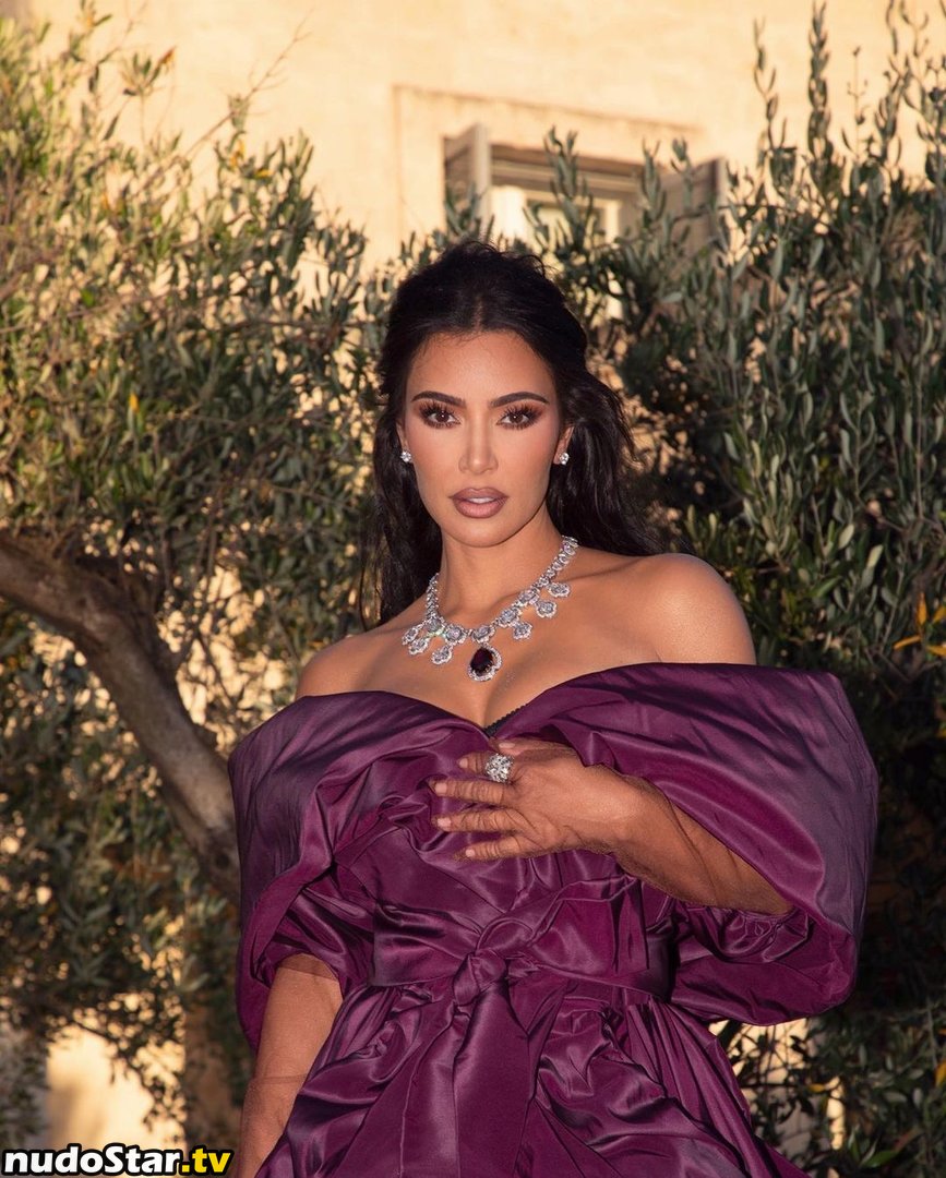 Kim Kardashian / kimkadarshian / kimkardashian Nude OnlyFans Leaked Photo #6