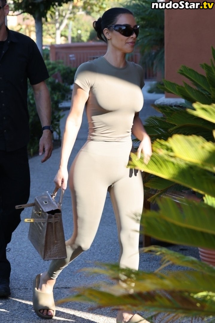 Kim Kardashian / KimKardashian / kimkadarshian Nude OnlyFans Leaked Photo #109