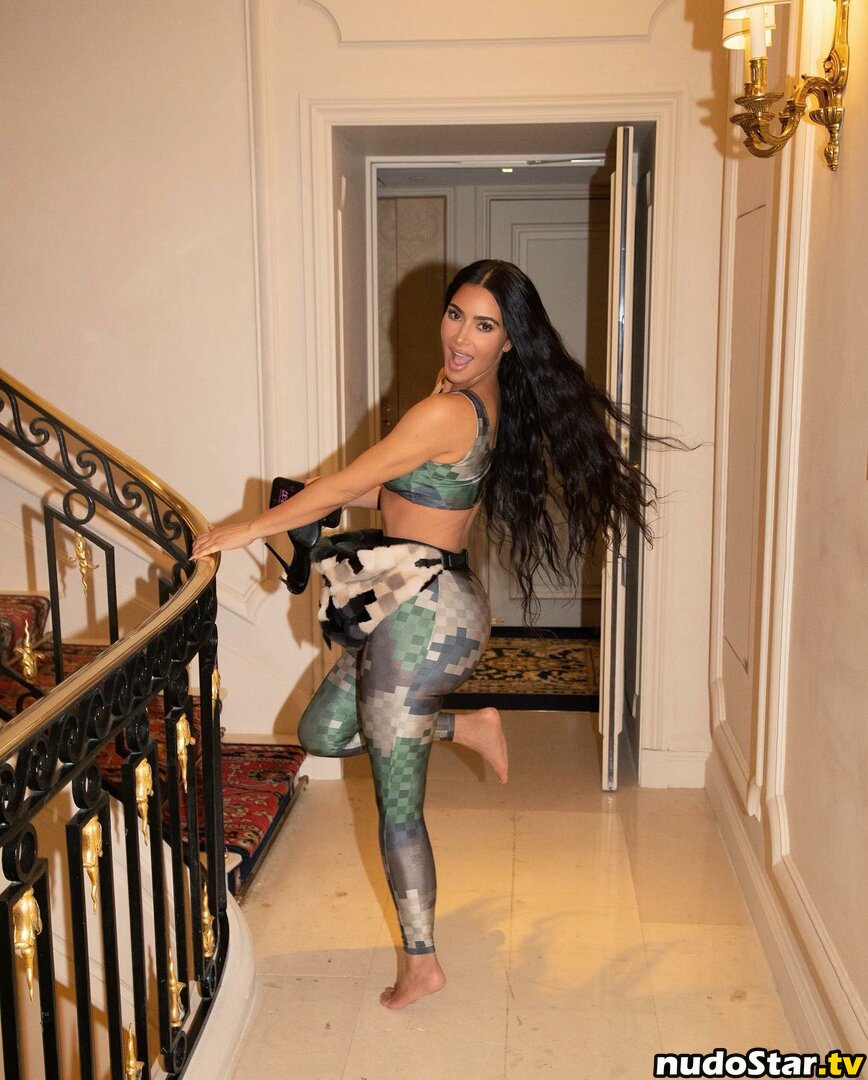 Kim Kardashian / KimKardashian / kimkadarshian Nude OnlyFans Leaked Photo #1061
