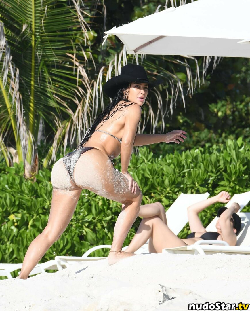 Kim Kardashian / kimkadarshian / kimkardashian Nude OnlyFans Leaked Photo #1317