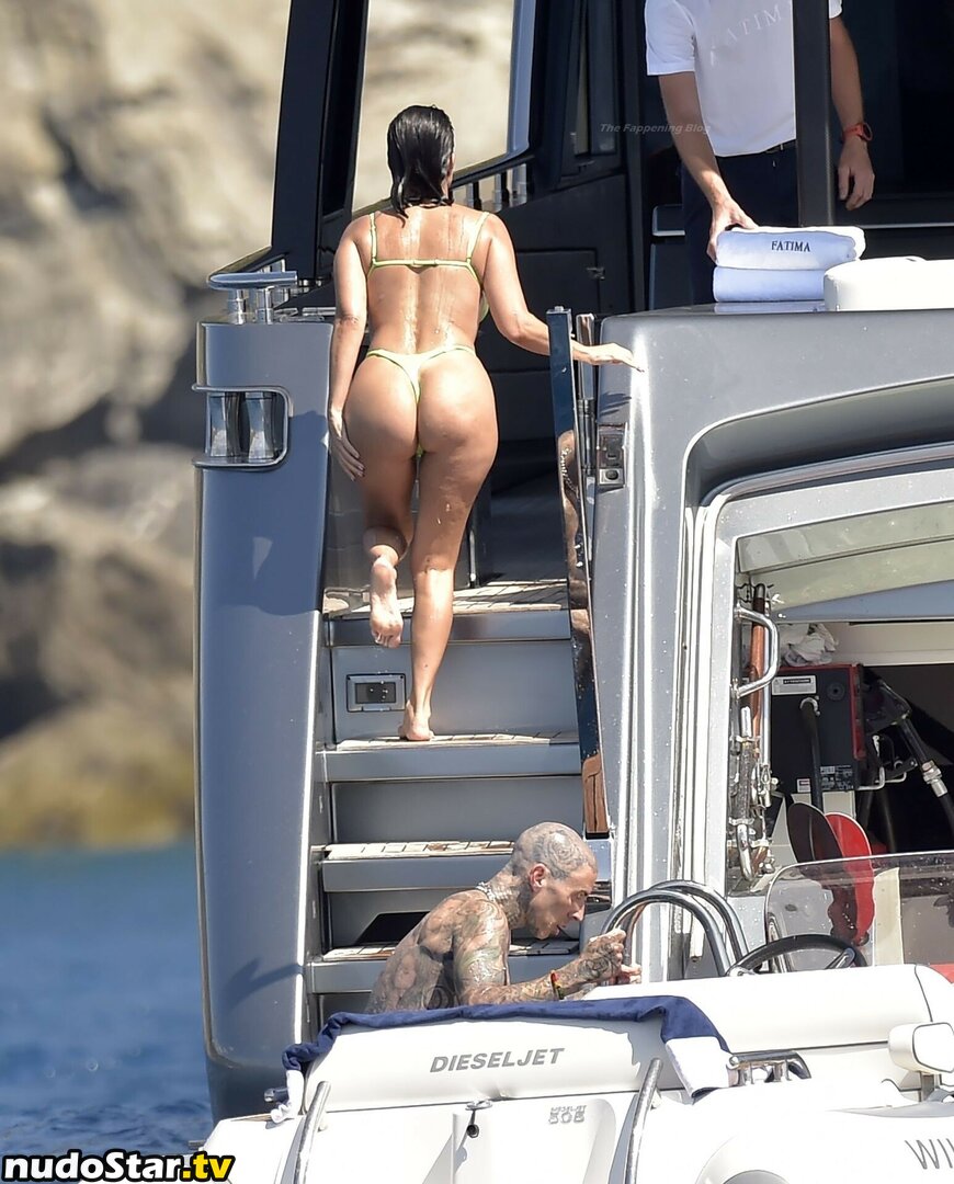 Kourtney Kardashian / kourtneykardash Nude OnlyFans Leaked Photo #276