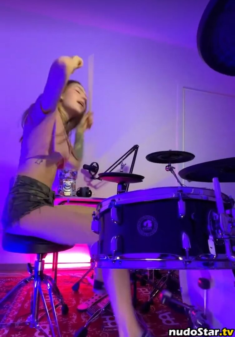 Kriss Drummer / Kristina Rybalchenko / kriss_drummer / user Nude OnlyFans Leaked Photo #22
