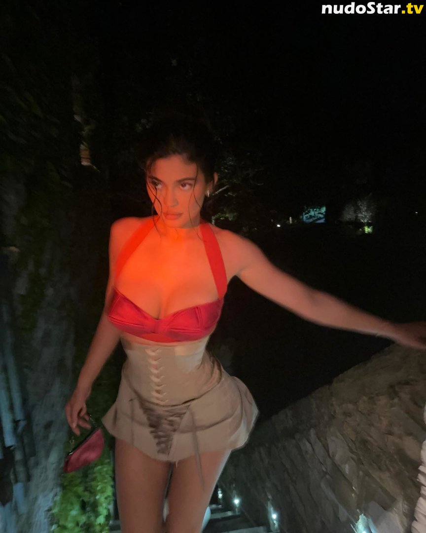 Kylie Jenner / kyliejenner / kyliejenner.2 Nude OnlyFans Leaked Photo #91