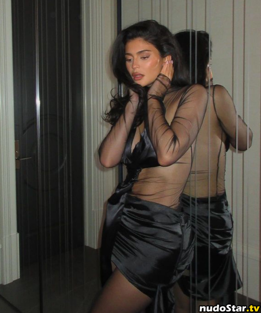 Kylie Jenner / kyliejenner / kyliejenner.2 Nude OnlyFans Leaked Photo #118
