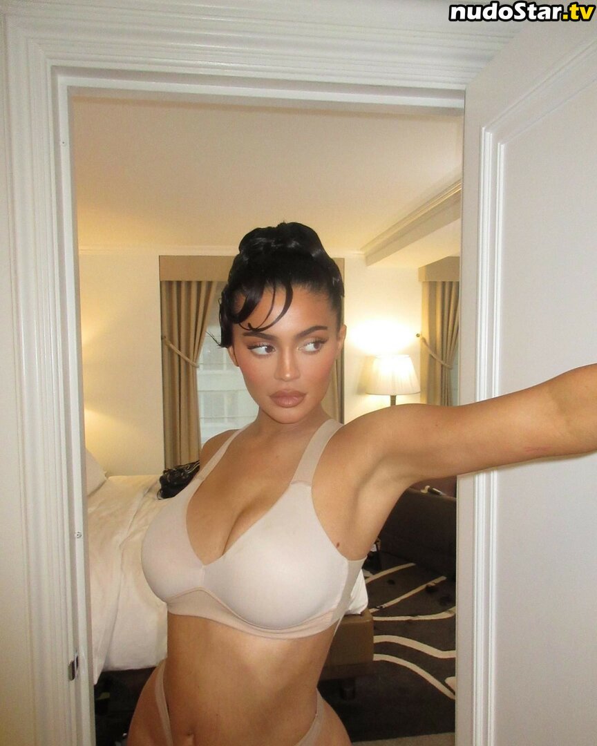 Kylie Jenner / kyliejenner / kyliejenner.2 Nude OnlyFans Leaked Photo #150