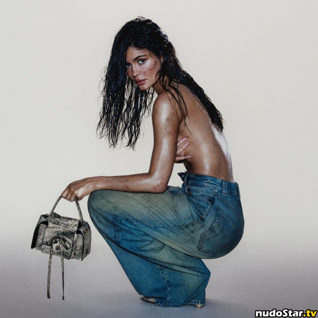 Kylie Jenner / kyliejenner / kyliejenner.2 Nude OnlyFans Leaked Photo #197