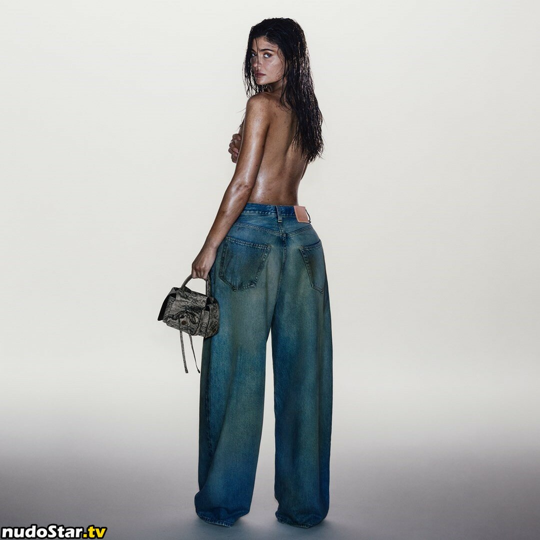 Kylie Jenner / kyliejenner / kyliejenner.2 Nude OnlyFans Leaked Photo #199