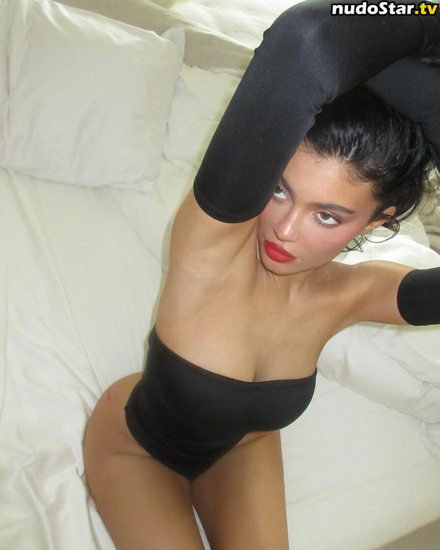 Kylie Jenner / kyliejenner / kyliejenner.2 Nude OnlyFans Leaked Photo #234