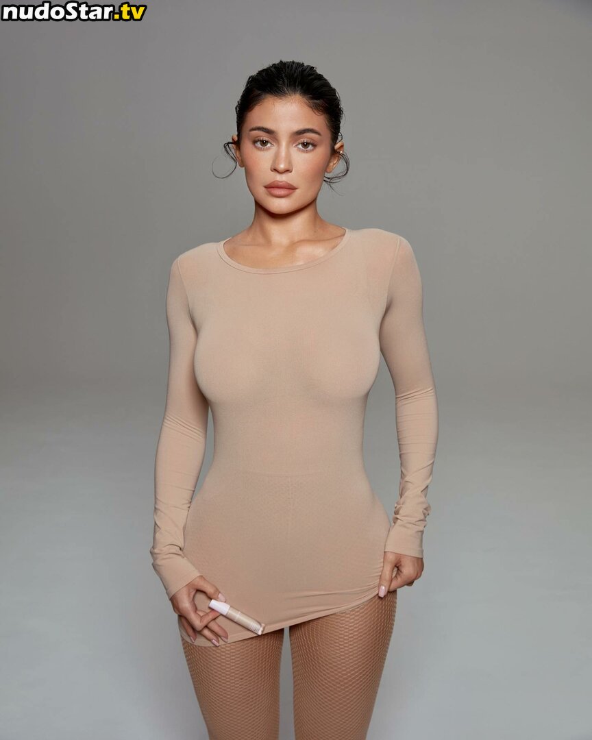 Kylie Jenner / kyliejenner / kyliejenner.2 Nude OnlyFans Leaked Photo #316
