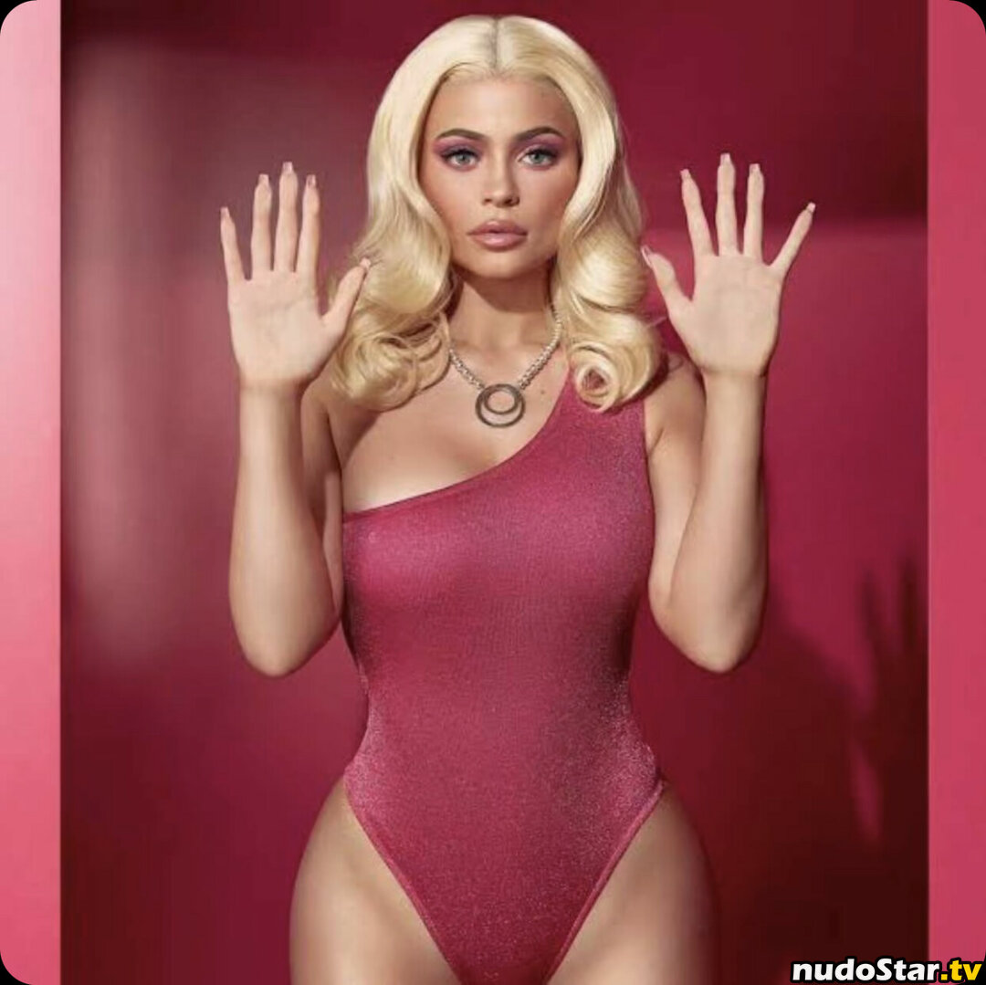 Kylie Jenner / kyliejenner / kyliejenner.2 Nude OnlyFans Leaked Photo #505