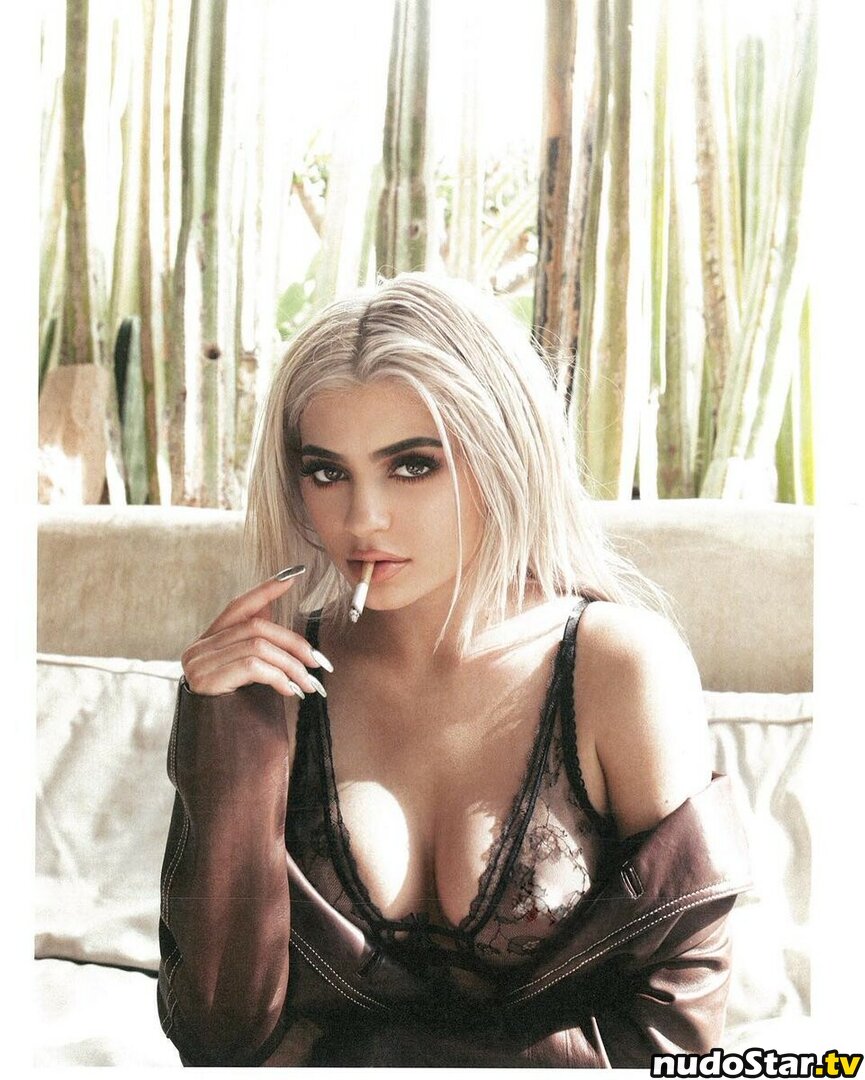 Kylie Jenner / kyliejenner / kyliejenner.2 Nude OnlyFans Leaked Photo #578