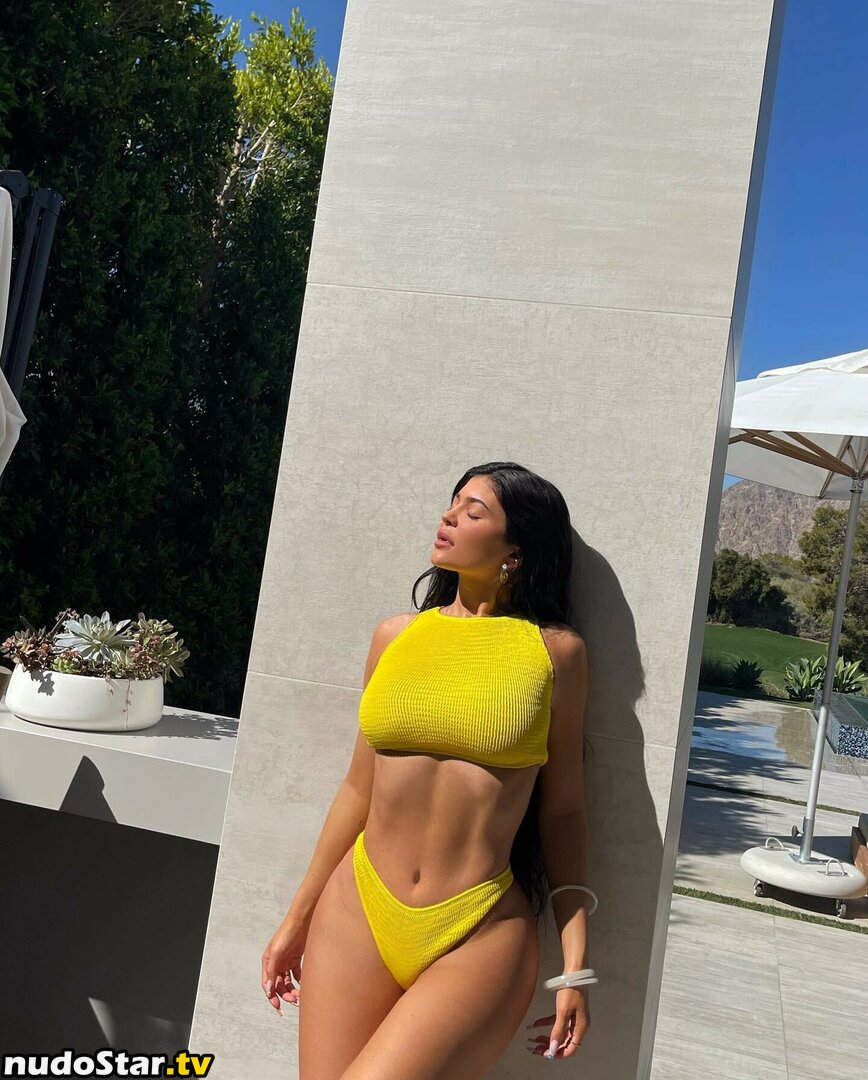 Kylie Jenner / KylieJenner / kyliejenner.2 Nude OnlyFans Photo #928 -  Nudostar.TV