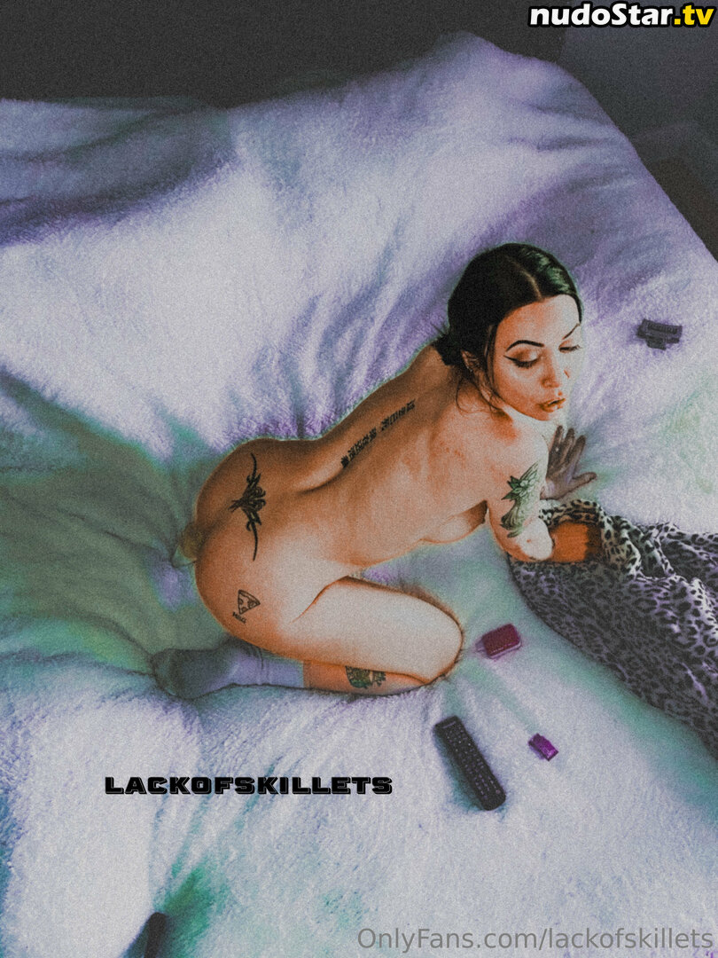 Lackofskilletsxx / lackofskillets Nude OnlyFans Leaked Photo #70