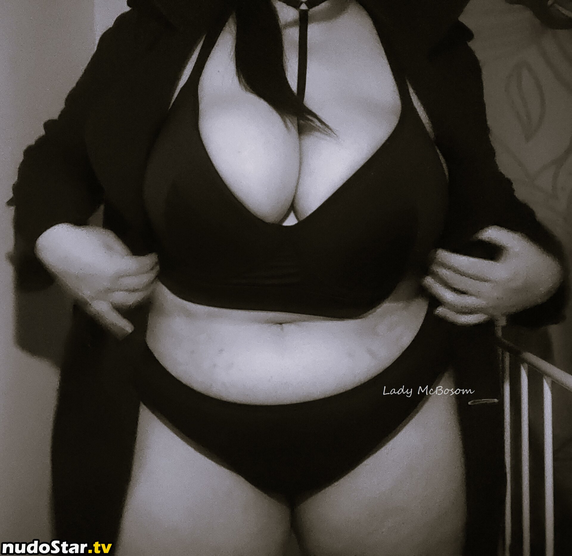 Lady McBosom / LadyMcBosom / catherinemcbroom Nude OnlyFans Leaked Photo #9