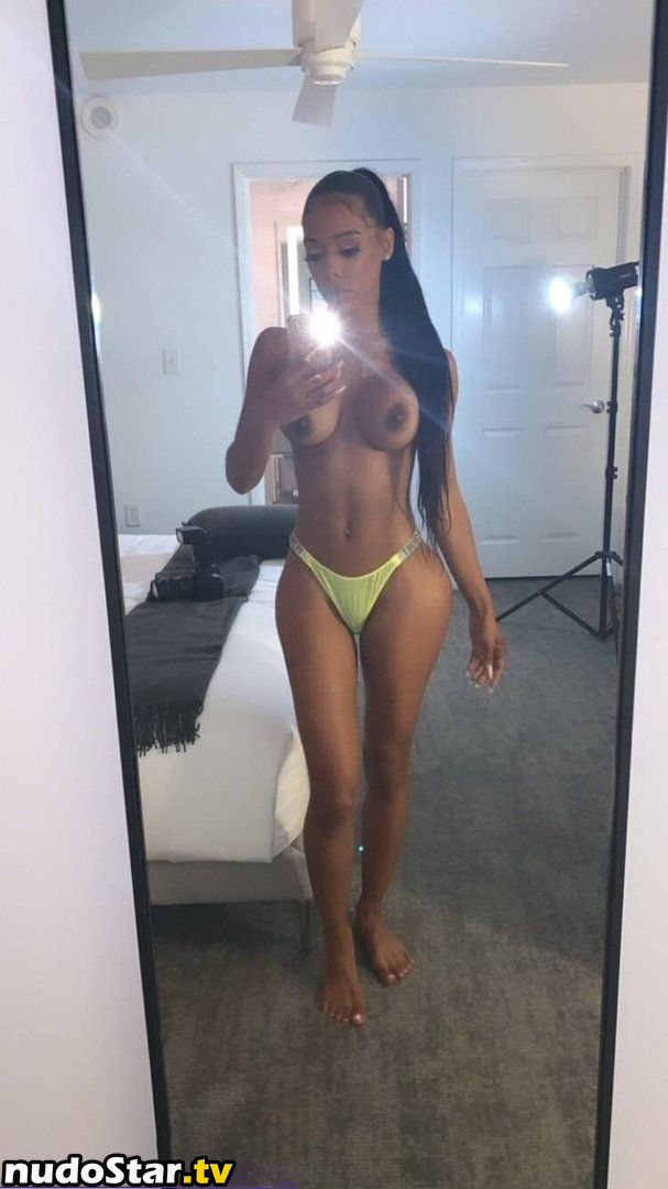 Larissa Castr0 / Mzcastr0 / lariicastroo Nude OnlyFans Leaked Photo #6