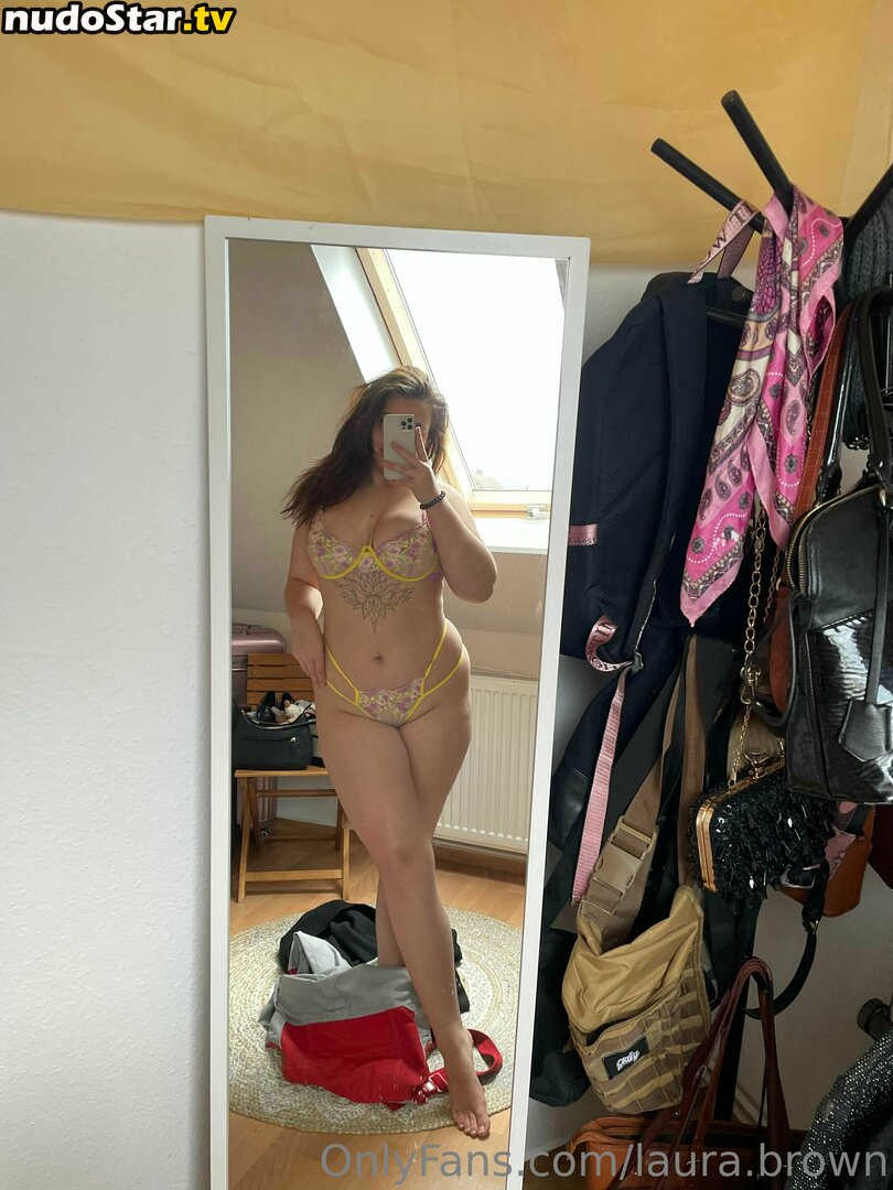 laura.brown / tinygirllaura Nude OnlyFans Leaked Photo #12