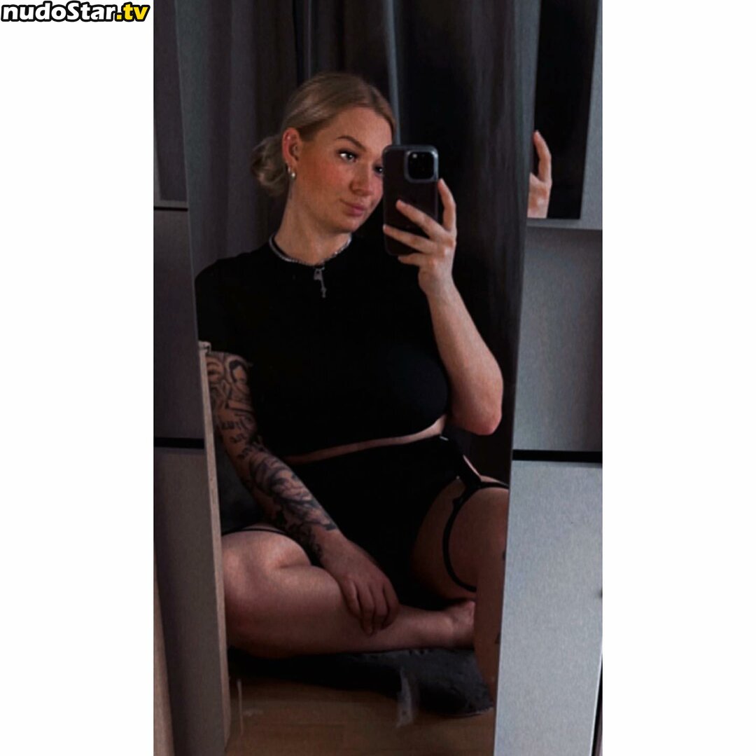 Laura Strehl / ls24121999 Nude OnlyFans Leaked Photo #39