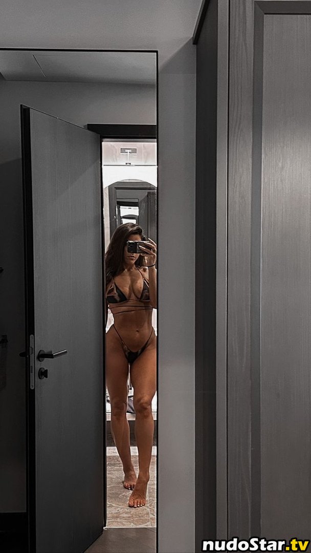 Leah Shutkever / shutkeverofficial Nude OnlyFans Leaked Photo #1