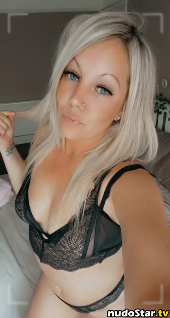 Leaxxxxx Nude OnlyFans Leaked Photo #21