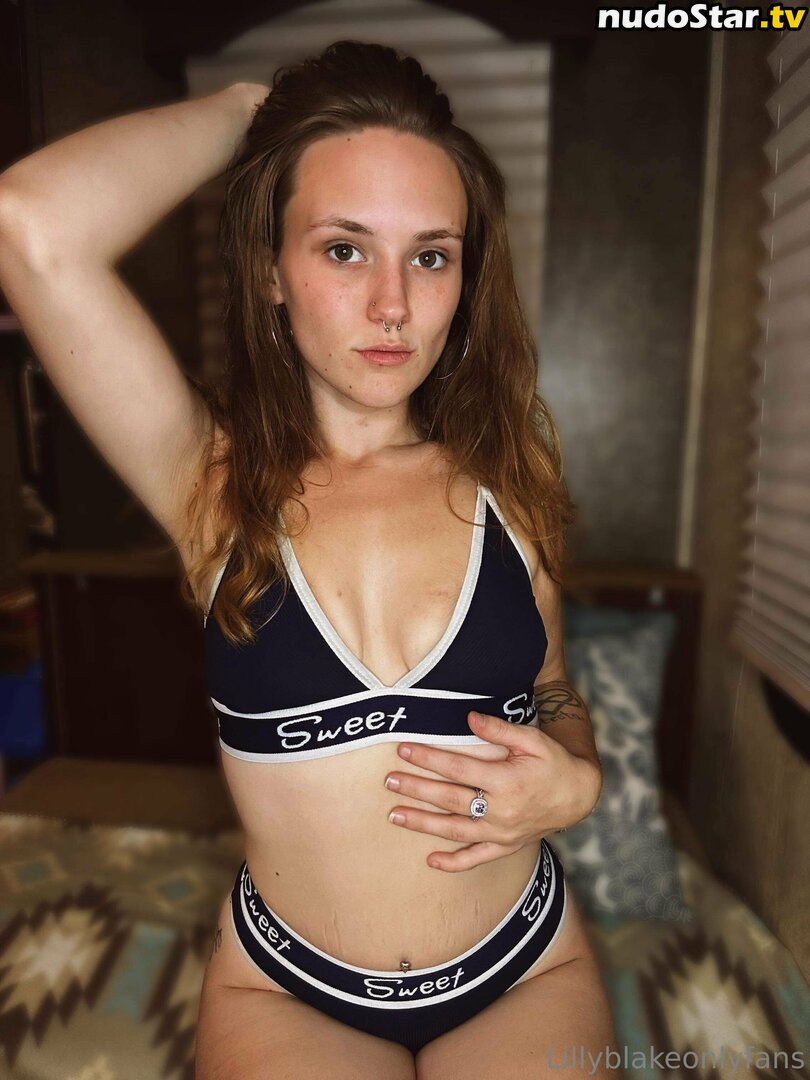 Lillyygirl / lillyblake Nude OnlyFans Leaked Photo #75