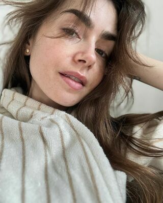 Lily Collins