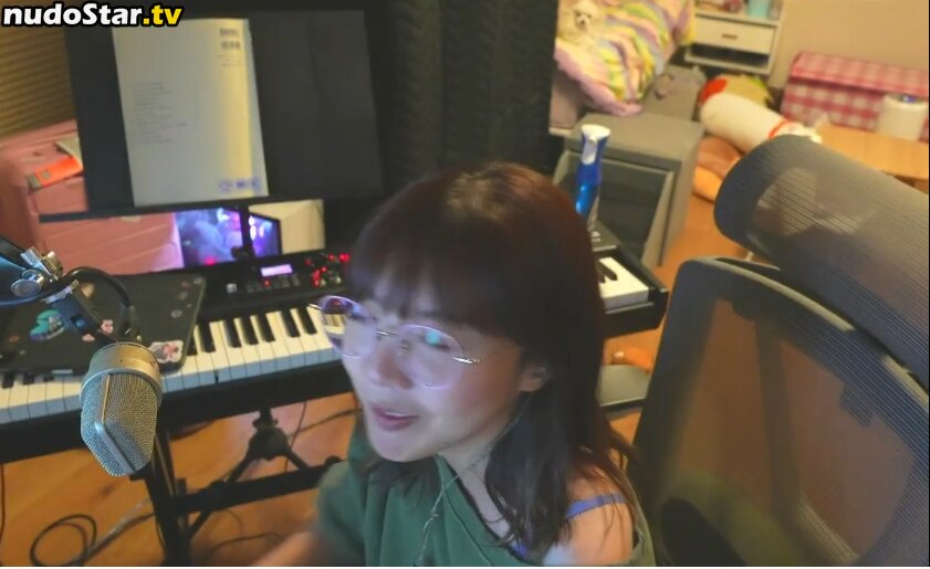 LilyPichu / onlysaber Nude OnlyFans Leaked Photo #373
