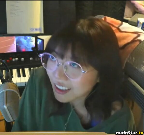 LilyPichu / onlysaber Nude OnlyFans Leaked Photo #380