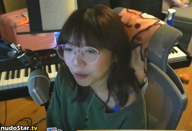 LilyPichu / onlysaber Nude OnlyFans Leaked Photo #387