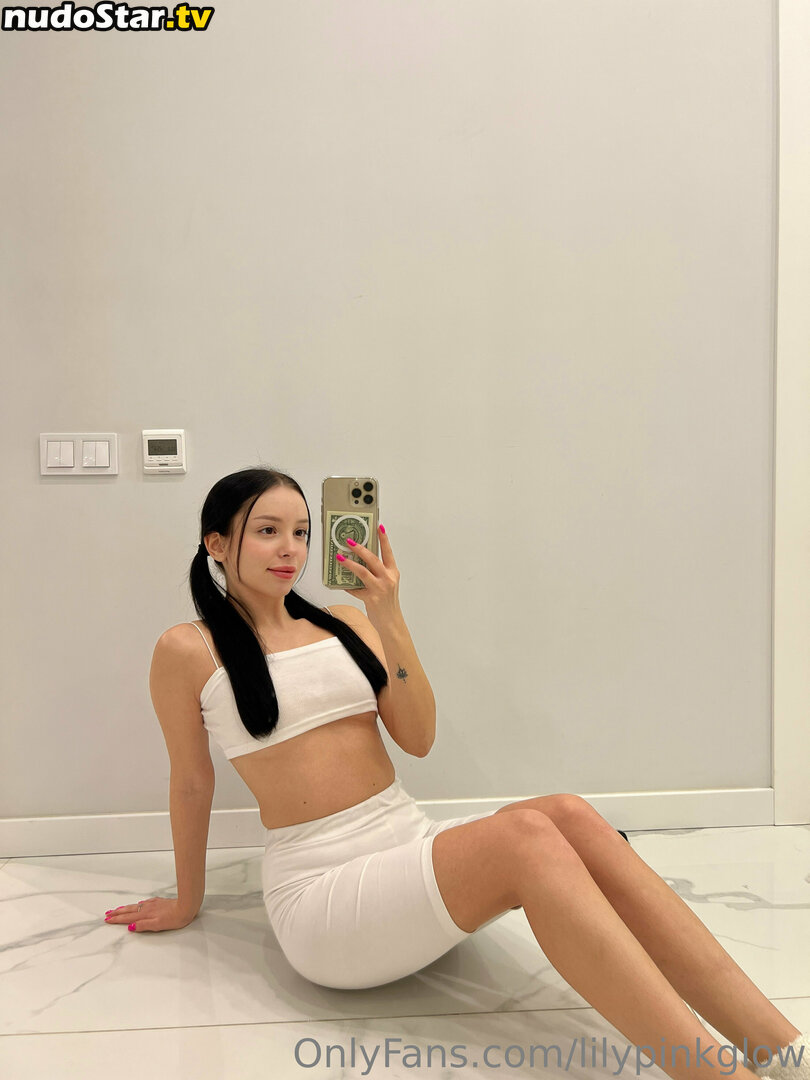 lilpink3y / lilypinkglow Nude OnlyFans Leaked Photo #34
