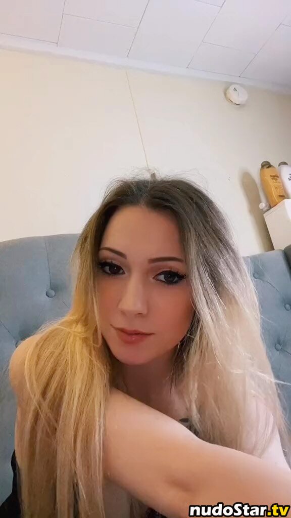 Little Momma / Littleemommaa21 / littlee.mommaa23 / littleemommaa23 Nude OnlyFans Leaked Photo #2