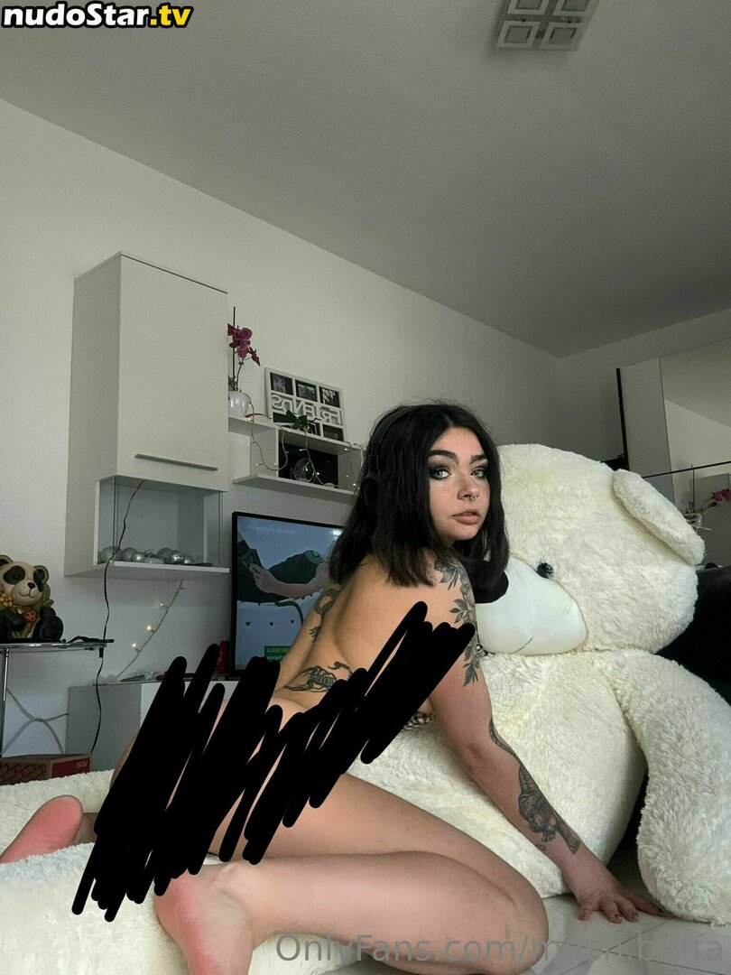 littlemash / mash.beffa Nude OnlyFans Leaked Photo #8