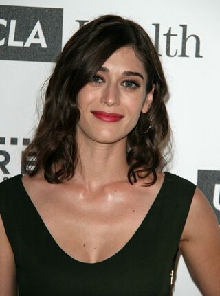 Lizzy Caplan